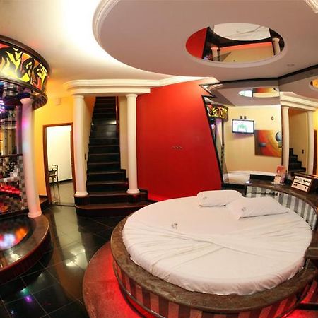 Pôrto Ferreira Hotel & Motel Le Baron (Adults Only) מראה חיצוני תמונה