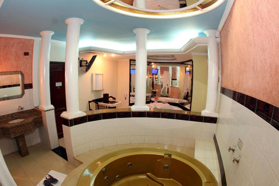 Pôrto Ferreira Hotel & Motel Le Baron (Adults Only) מראה חיצוני תמונה